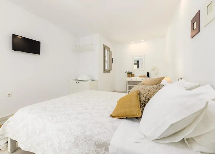 Perivoli Parikia (Paros)