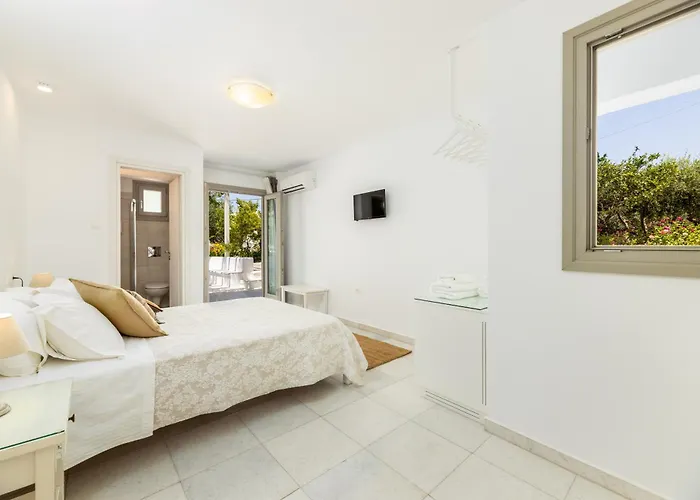 Perivoli * Parikia (Paros)